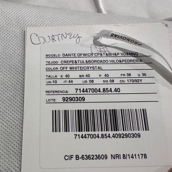 Dante Modern Wedding Gown - Picture 4 of 13